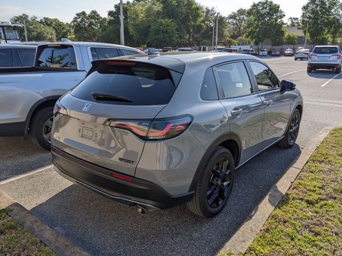 Used 2024 Honda HR-V Sport image 8