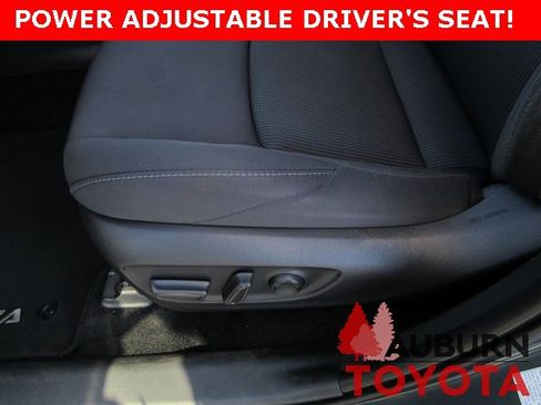 Certified 2021 Toyota Venza LE image 12