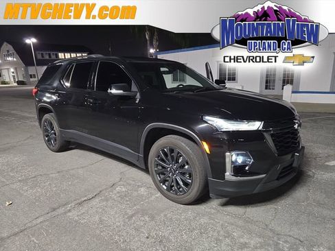 Used 2023 Chevrolet Traverse RS w/ LPO, Cargo Package image 1