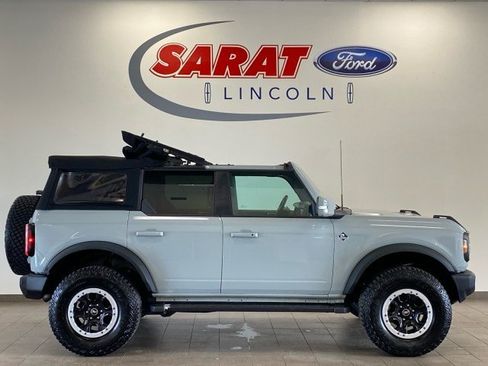 Used 2021 Ford Bronco Outer Banks w/ Sasquatch Package AWD/4WD image 2