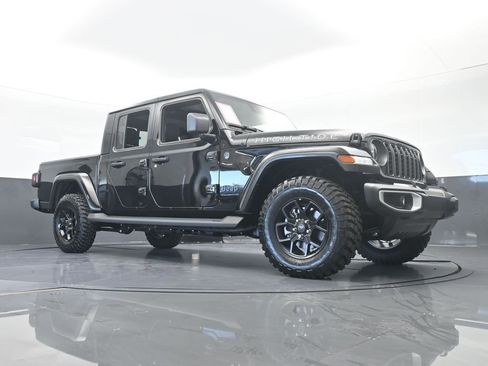 Used 2025 Jeep Gladiator Sport image 62