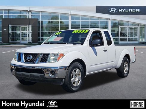 Used 2007 Nissan Frontier SE w/ SE Value Truck Pkg RWD image 1