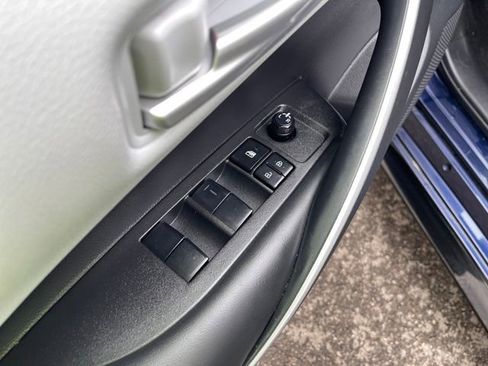 Used 2024 Toyota Corolla SE image 11