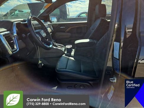 Used 2025 GMC Canyon Denali w/ LPO, Denali Black Edition image 9