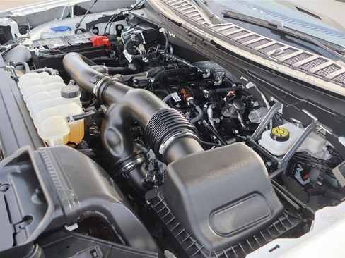 Used 2025 Ford Expedition Active image 41