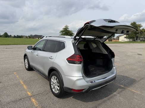 Used 2018 Nissan Rogue SV FWD image 4