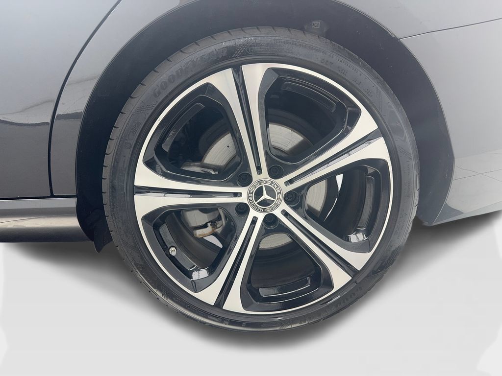 Used 2025 Mercedes-Benz C 300 4MATIC Sedan image 11