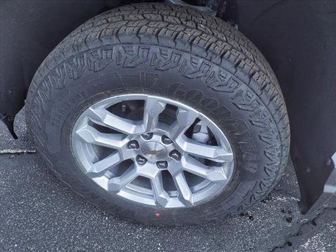 New 2025 Chevrolet Silverado 1500 LT w/ Z71 Off-Road Package image 8