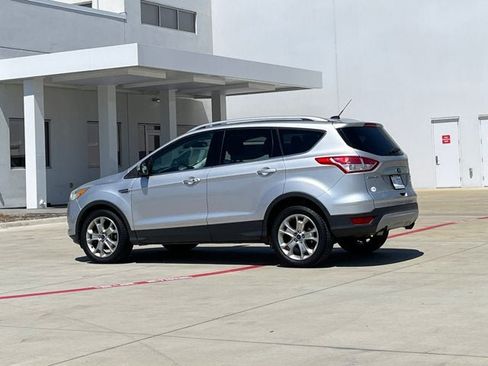 Used 2016 Ford Escape Titanium AWD/4WD image 4