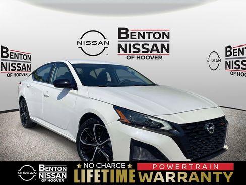 Used 2024 Nissan Altima 2.5 SR FWD image 1