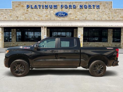 Used 2025 Chevrolet Silverado 1500 LT Trail Boss w/ LT Trail Boss Premium Package AWD/4WD image 3