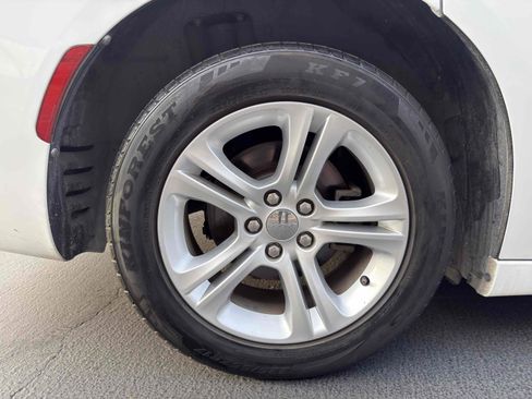 Used 2019 Dodge Charger SXT image 19