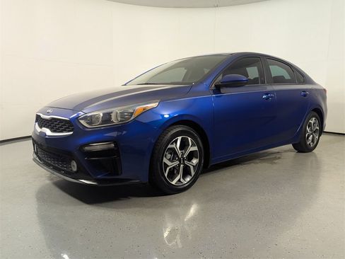 Used 2020 Kia Forte LXS image 3