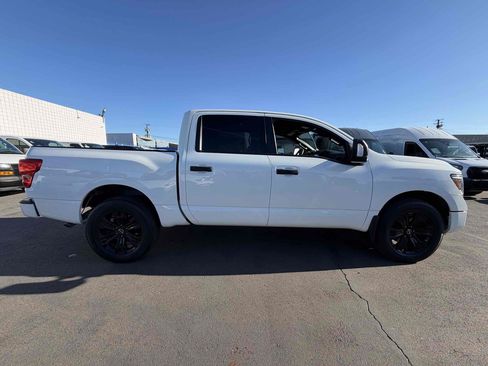 Used 2023 Nissan Titan SV w/ SV Convenience Package AWD/4WD image 6