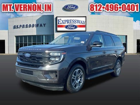 Used 2025 Ford Expedition Active AWD/4WD image 3