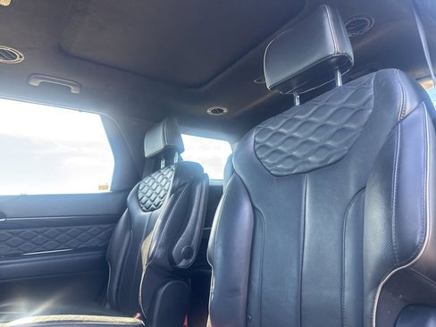 Used 2021 Hyundai Palisade Calligraphy image 32