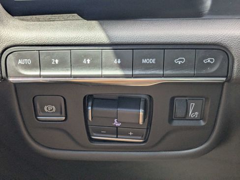Used 2022 Cadillac Escalade ESV Sport w/ Touring Package AWD/4WD image 33