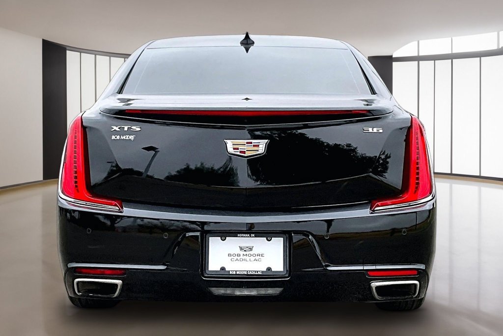 Used 2018 Cadillac XTS Luxury FWD image 4