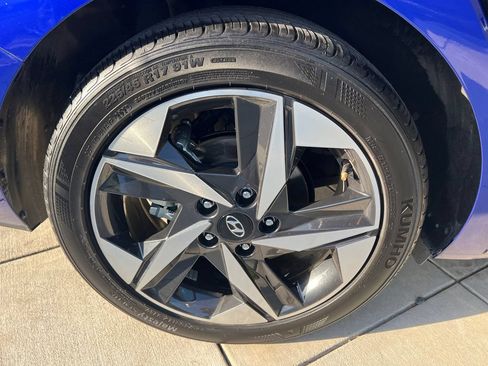Certified 2023 Hyundai Elantra SEL w/ Convenience Package FWD image 8