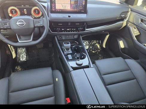 Used 2025 Nissan Rogue SL AWD/4WD image 27