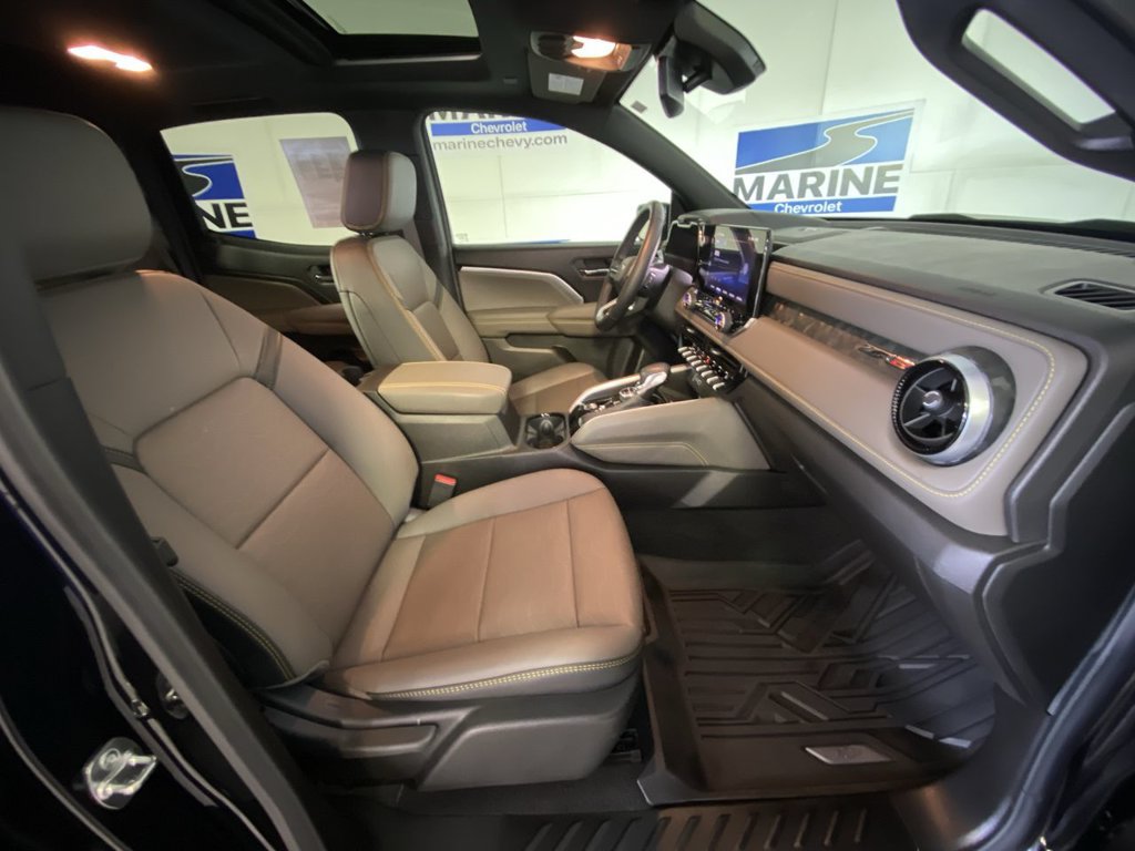 Used 2026 Chevrolet Colorado ZR2 w/ Technology Package AWD/4WD image 34