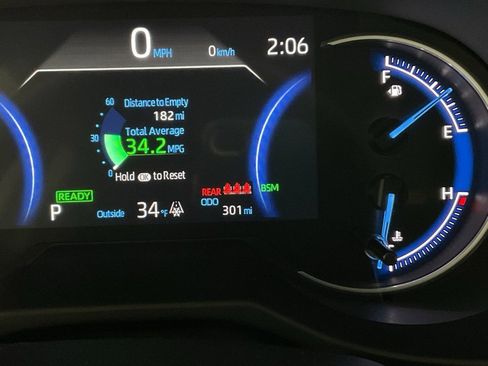 New 2025 Toyota RAV4 XLE image 39