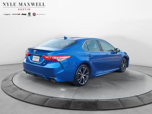 Used 2020 Toyota Camry SE image 15