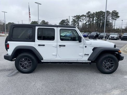 Used 2024 Jeep Wrangler Sport S image 3