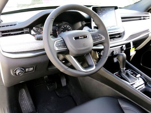 New 2026 Jeep Compass Latitude image 8