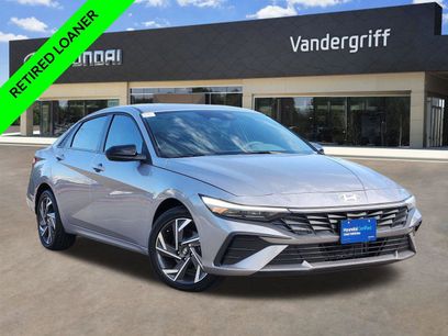 New 2025 Hyundai Elantra SEL