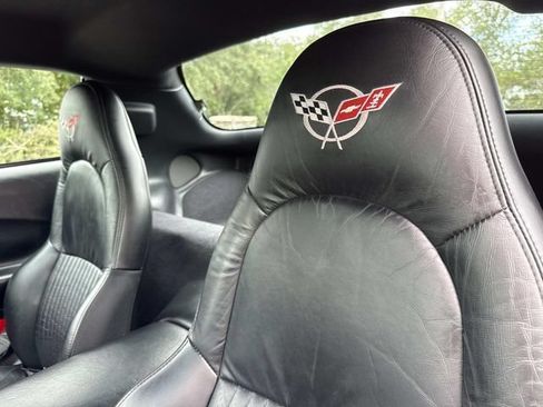 Used 2004 Chevrolet Corvette Z06 w/ Z06 Preferred Equipment Group RWD image 20
