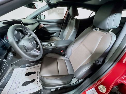 New 2026 MAZDA MAZDA3 Hatchback w/Premium Plus Pkg image 16