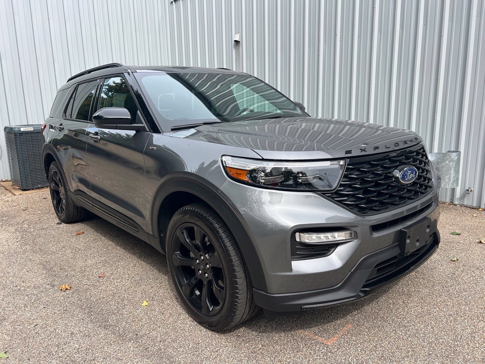 Used 2023 Ford Explorer ST-Line w/ Class IV Trailer Tow Package AWD/4WD image 3