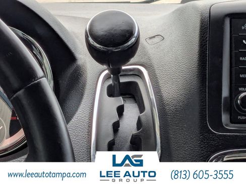 Used 2017 Dodge Grand Caravan SXT image 19