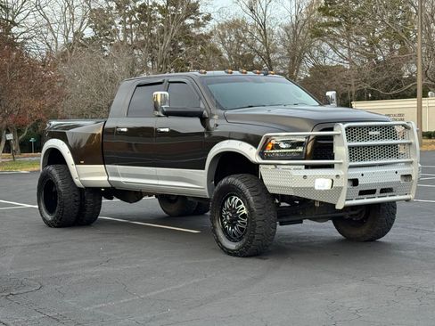 Used 2014 RAM 3500 Laramie image 4