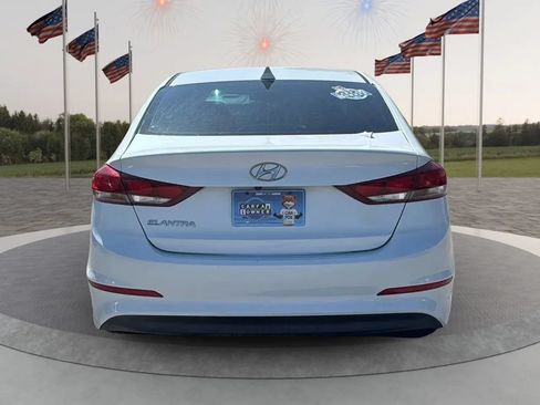 Used 2017 Hyundai Elantra SE FWD image 4