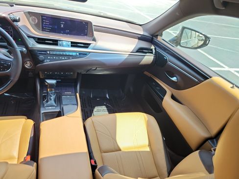 Used 2020 Lexus ES 350 Ultra Luxury w/ Accessory Package 2 FWD image 13
