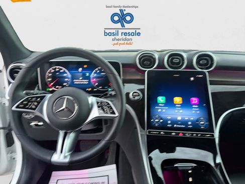 Used 2025 Mercedes-Benz GLC 300 4MATIC image 15