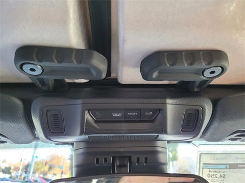 New 2025 Jeep Gladiator High Tide image 18