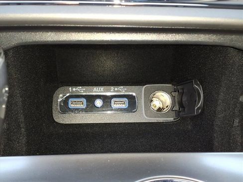 Used 2021 Jeep Grand Cherokee Laredo image 15