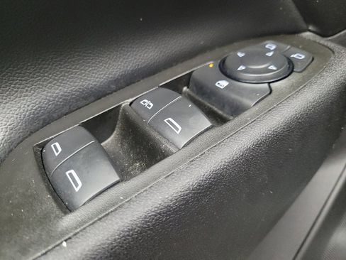 Used 2024 Chevrolet Equinox LT FWD image 27
