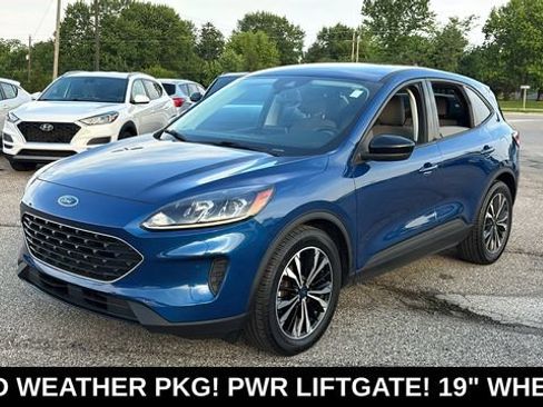 Used 2022 Ford Escape SE w/ SE Sport Appearance Package FWD image 3