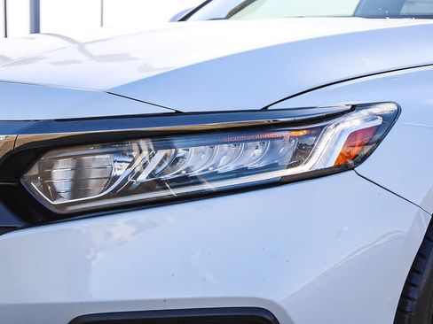 Used 2018 Honda Accord Sport image 10