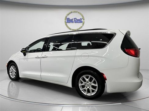 Used 2020 Chrysler Voyager Lxi FWD image 4