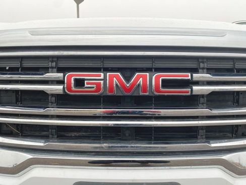 Used 2023 GMC Acadia SLE image 28