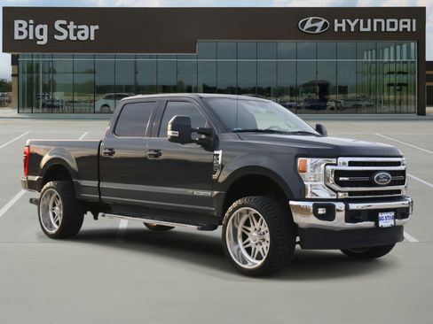 Used 2021 Ford F250 Lariat w/ Lariat Value Package image 6
