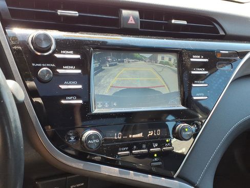 Used 2018 Toyota Camry XSE FWD image 20