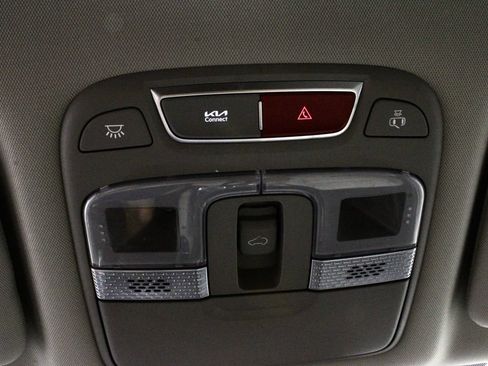 Used 2024 Kia Telluride EX w/ EX Captain's Chair Package FWD image 33