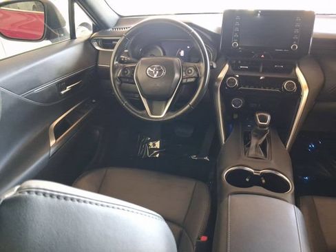 Used 2022 Toyota Venza XLE AWD/4WD image 7