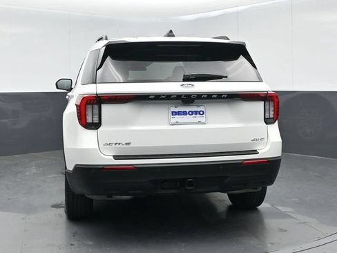 Certified 2025 Ford Explorer Active AWD/4WD image 7